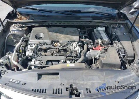 2020 Toyota Camry Le z USA, uszkodzony, nr VIN 4T1C11AK7LU889386